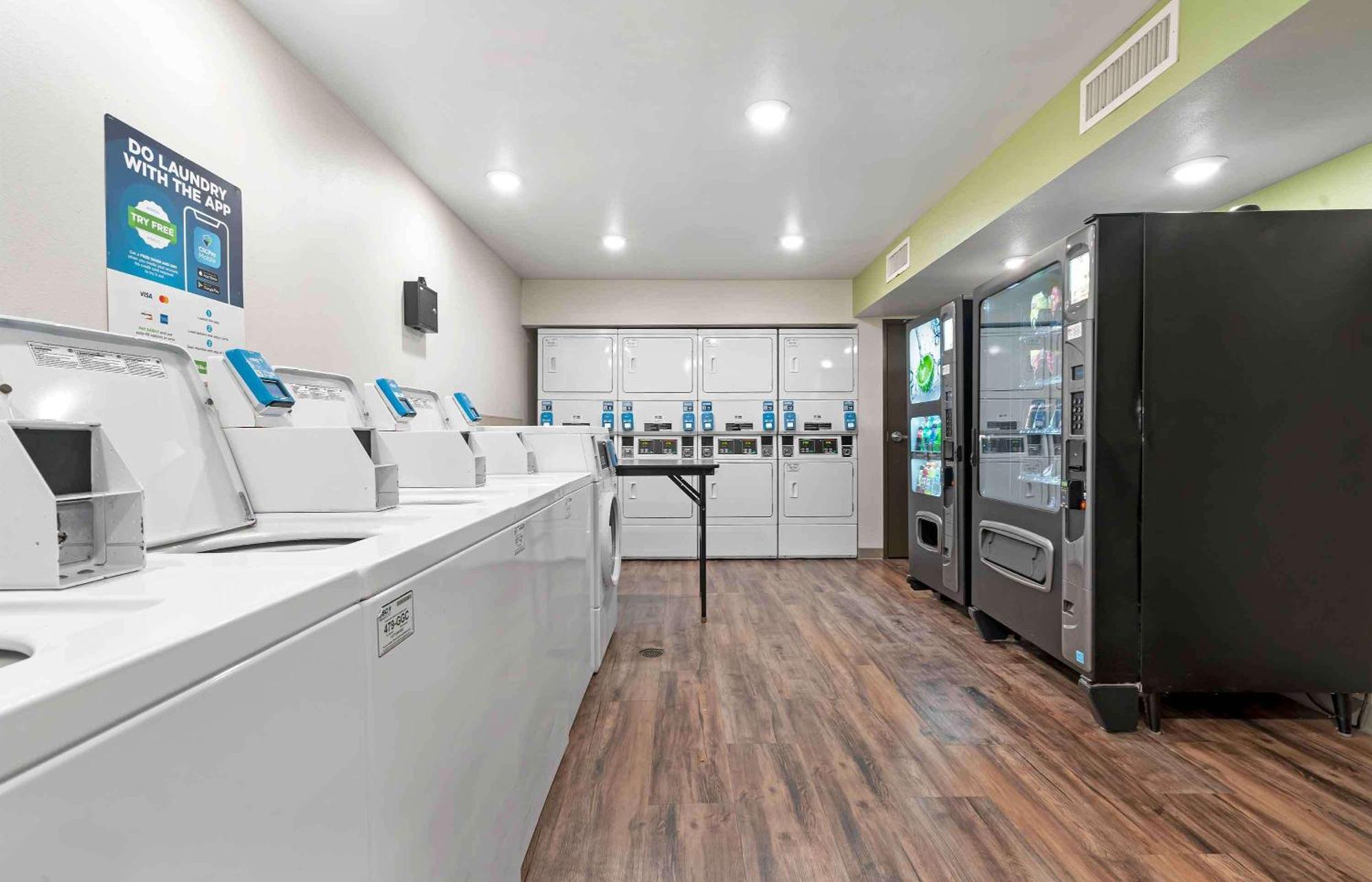 Extended Stay America Select Suites - Orlando - Airport ภายนอก รูปภาพ